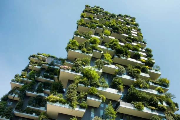Immeuble moderne avec façades végétalisées illustrant l’architecture durable